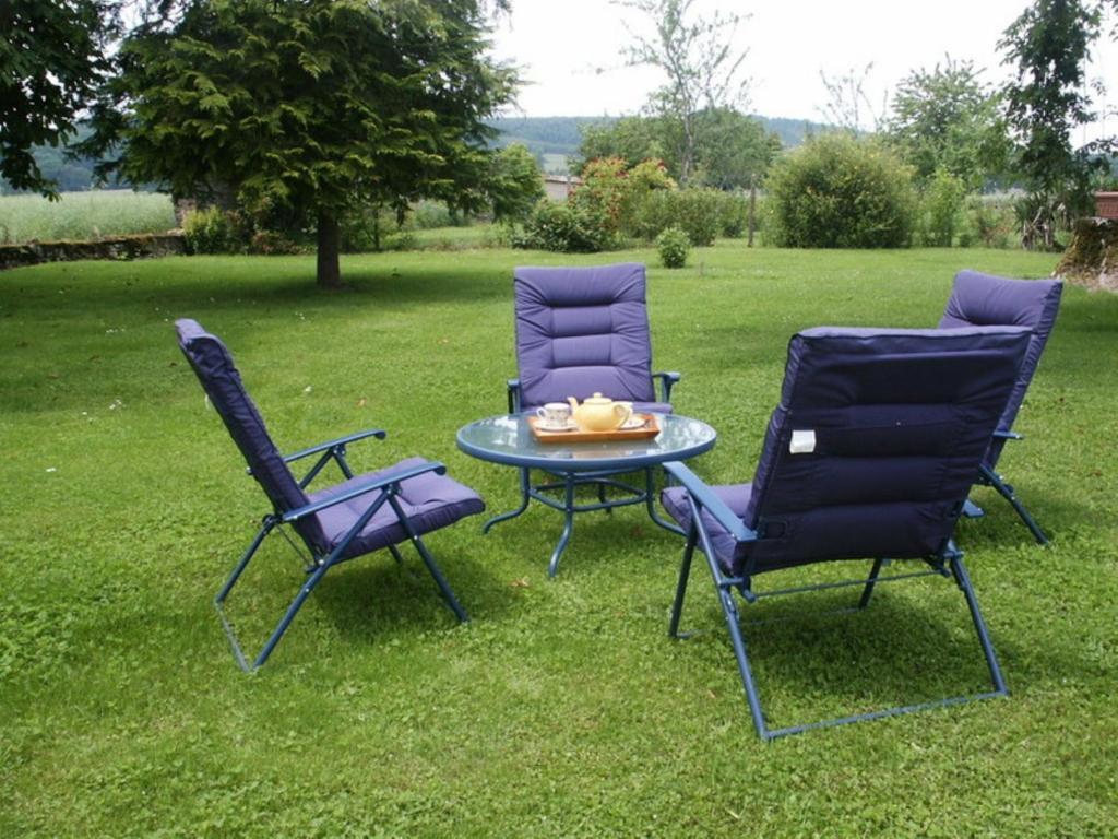 Chambres D'Hotes - Domaine Des Perrieres Crux-la-Ville Luaran gambar