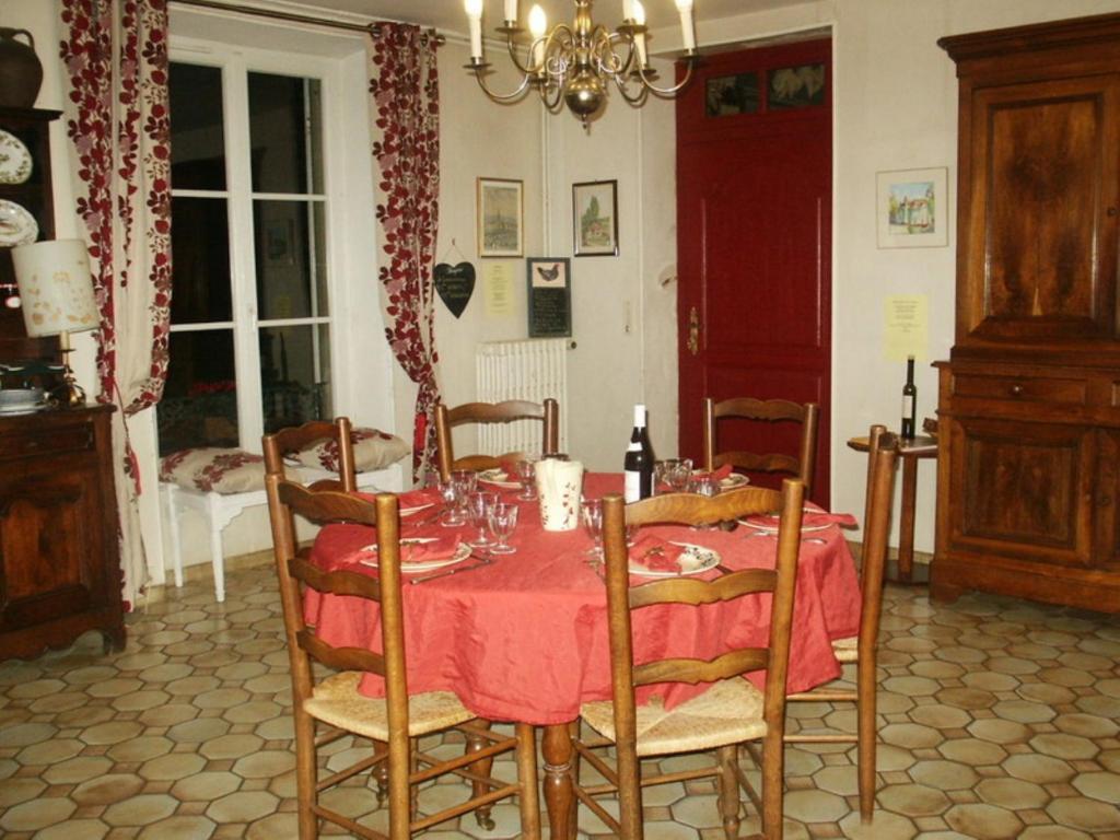 Chambres D'Hotes - Domaine Des Perrieres Crux-la-Ville Luaran gambar